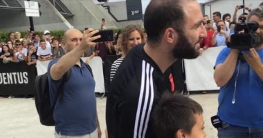 توتو ميركاتو: جماهير يوفنتوس تهتف لبقاء هيجواين بالموسم الجديد