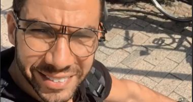 بـ"نظارة وعجلة".. هكذا استقبل شريف إكرامي عامه الجديد في ألمانيا