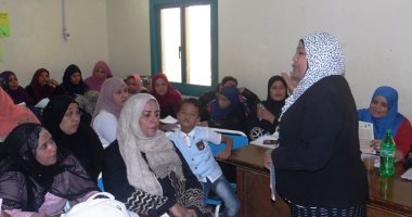 "صحة أسوان" تنظم دورات تدريبية لرعاية صحة الأم والطفل.. صور
