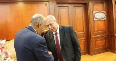 رئيس قضايا الدولة يهنئ رئيس النيابة الإدارية بمنصبه الجديد