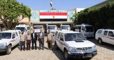التعليم تدعم  الوادى الجديد بـ 8 سيارات بتكلفة 4 مليون جنيه .. صور 