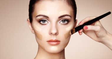 عشان تفضلى متألقة وجذابة ..أخطاء تجنبيها عند وضع كريم الأساس 