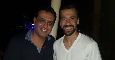 صور.. عبد الله السعيد يحتفل بعيد ميلاده فى الساحل الشمالى