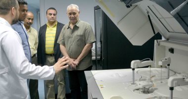صور.. محافظ الأقصر يزور مركز تحيا مصر لعلاج فيروس سي لمتابعة خدمات وعلاج المواطنين