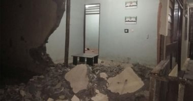 صور.. تضرر عددا من المنازل جراء زلزال بقوة 7.3 درجة ضرب شرق إندونيسيا