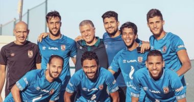 أحمد الشيخ ينشر صورة مع نجوم الأهلى من معسكر أسبانيا