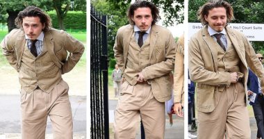 "البنطلون محيره".. بروكلين بيكهام يتجاهل المصورين فى Wimbledon 2019