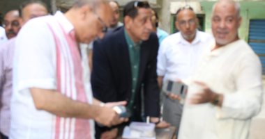 صور .. السكرتير المساعد بالإسكندرية يقوم بحملة تموينية مكبرة شرق المحافظة