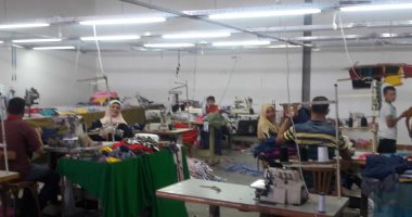 قصة نجاح "إسماعيل" و"نور" فى تصنيع بدل الأطفال والفساتين ببورسعيد