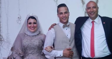 مدرب حراس الإنتاج الأسبق يحتفل بخطوبة ابنته