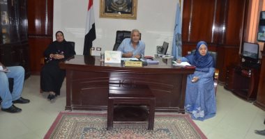 صور.. رئيس مدينة إسنا يناقش دعم الكهرباء ورفع كفاءة الطرق بالخطة الاستثمارية
