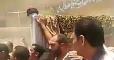نجل "عمدة المتصوف" بالشرقية: والدى شيخ طريقة والجنازة ليس بها مخالفات شرعية