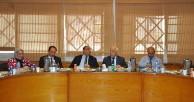 رئيس جامعة حلوان يتفقد أعمال التطوير بكلية هندسة المطرية