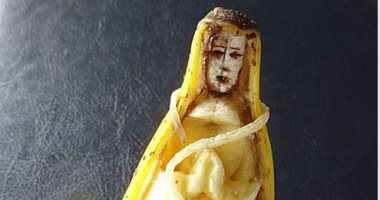قشر موز ودبابيس ومقص.. أدوات مختلفة يستخدمها برازيلى لرسم الأشخاص.. صور