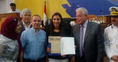 صور.. محافظ جنوب سيناء يكرم أوائل الثانوية العامة والأزهرية والدبلومات الفنية