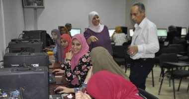 بدء الاختبارات الإلكترونيةلكليات التمريض والصيدلةبجامعة قناة السويس