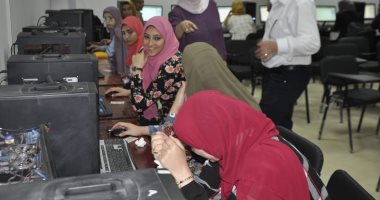 صور.. بدء الاختبارات الإلكترونية التجريبية لكليات التمريض والصيدلة والأسنان بجامعة القناة