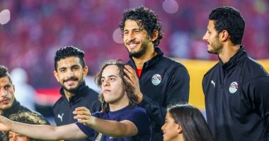 ملائكة الجنة نجوم تزين كان 2019.. ذوو الهمم يجملون الصور التذكارية للمنتخبات بكأس الأمم الأفريقية.. إبراهيم يخطف القلوب على أنغام "بلادى بلادى" مع الفراعنة.. ومتطوع كفيف يحقق حلمه بصورة مع رياض محرز وساديو مانى