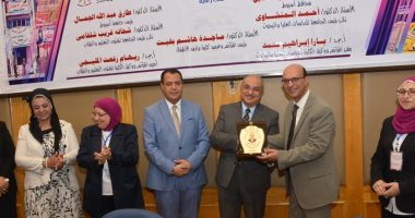رئيس جامعة أسيوط يحذر من مخاطر الألعاب الإلكترونية العنيفة على أطفال