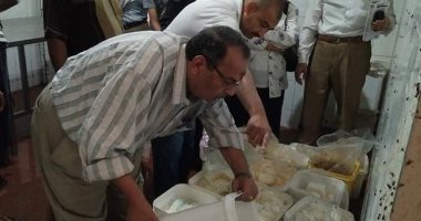 صور.. مراقبة الأغذية بالشرقية: إغلاق 823 منشاة و إعدام 138 طن طعام فاسد