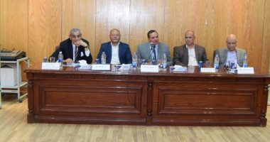 "تحت شعار أطفال خالية من فيروسc ".. طب سوهاج تحتفل بشفاء 18 طفلا