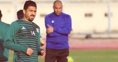 عبد الله بيكا لاعب المصرى يوقع لطنطا 