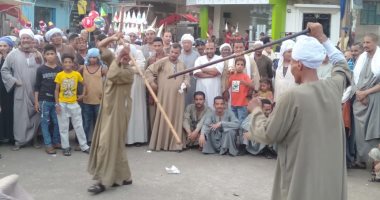 صور.. فى الليلة الختامية لمولد الفرغل.. "التحطيب" فى رحاب سلطان الصعيد بأسيوط
