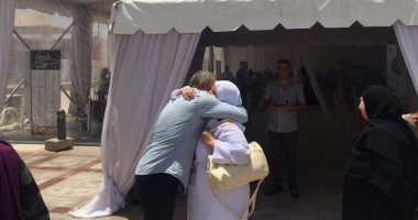  الشرطة النسائية تعزف سيمفونية إنسانية بخدمة ضيوف الرحمن بمطار القاهرة