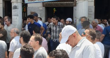 فريق سموحة ورضا البلتاجى يشيعون جنازة شقيق التوأم.. صور