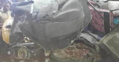 إصابة شخصين فى تصادم سيارة نقل وتوك توك بمركز أبنوب بأسيوط