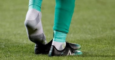 الجزائر ضد السنغال.. مانى يفقد حذائه بعد تسديدة قوية على مرمى الأخضر