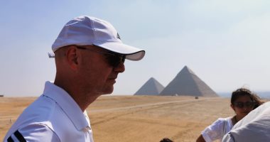 صور.. رئيس الفيفا: حين بنى المصريون الأهرمات كان العالم يعيش فى كهوف