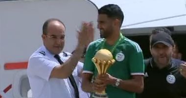 استقبال حافل للخضر بعد العودة إلى الجزائر بكأس أمم أفريقيا 2019.. صور