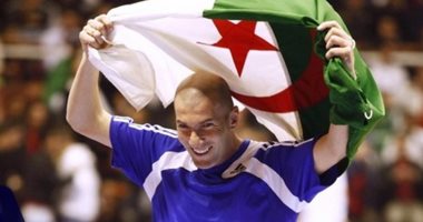 زيدان يهني الجزائر بلقب أمم أفريقيا برسالة مؤثرة بعد رحيل شقيقه