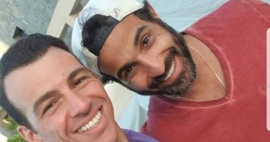 "من داخل منزل الزوجية".. أحمد فهمى ضيف رامى رضوان فى "8 الصبح"