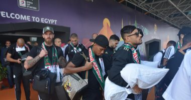 المنتخب الجزائرى يغادر القاهرة بعد تتويجه ببطولة الأمم الأفريقية.. صور