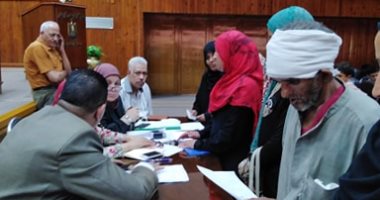 محافظ أسيوط: عقد لقاءات أسبوعية مع ذوى الاعاقة لمناقشة طلباتهم واحتياجاتهم