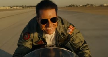 توم كروز يكشف عن بوستر فيلمه الجديد Top Gun: Maverick