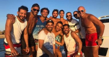 صور.. شاهد كيف احتفل مصطفى خاطر بعيد ميلاد خالد أنور