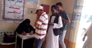 صحة بالبحر الأحمر: الكشف على 116 شخص فى قافلة طبية بمرسى علم 