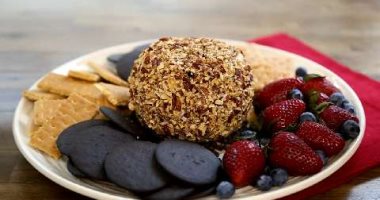 لو ولادك مبيحبوش الجبنة.. اعرفى طريقة عمل كرات الـChocolate Chip Cheese