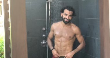محمد صلاح من تحت "الدش": إجازة