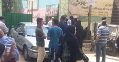الكنترولات تستقبل طلاب الثانوية المتظلمين للاطلاع على كراسات الإجابة
