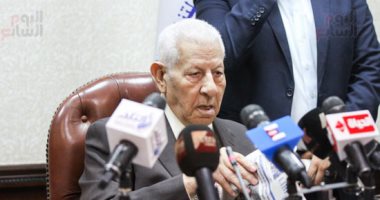 مكرم محمد أحمد خلال لقائه وفد قيادات الإعلام ورؤساء التحرير الأفارقة: جاهزون للتعاون وسأرفع مقترحكم بإنشاء فضائية لأفريقيا للرئيس السيسى.. الجزيرة سقطت فى مصر.. ولا يوجد فى مصر صحفيون بالسجون