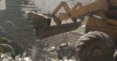 إزالة التعديات على الأراضى الزراعية بمساحة 1167متر بمركز منوف فى المنوفية