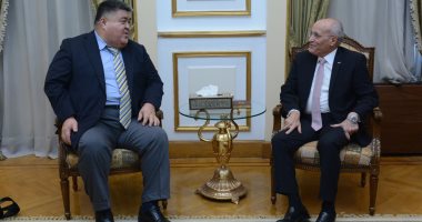 "العصار" يناقش مع "ترانسماش" إقامة مصنع لتصنيع عربات السكك الحديدية 
