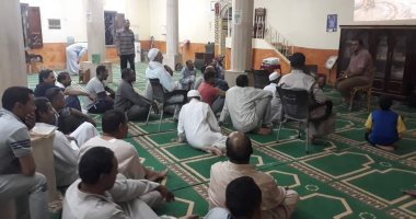 صور.. الإدارة الزراعية بالداخلة تستكمل الندوات الإرشادية عن موسم البلح فى المساجد