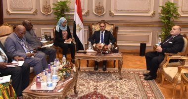 صور.. وكيل النواب ورئيس لجنة الدفاع بالبرلمان يستقبلان وفداً برلمانياً ناميبيا