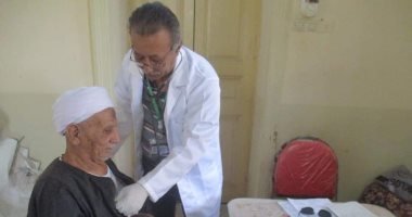 صور.. فحص 1478 مواطنا فى قافلة بـ"نزلة سعيد" ببنى سويف 