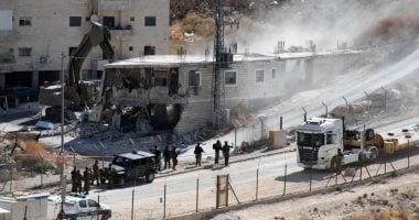 "إعلان لنهاية اتفاق أوسلو" .. إسرائيل تنفذ نكبة جديدة وتهدم 100 شقة سكنية فى وادى الحمص شرق القدس المحتلة.. الرئاسة الفلسطينية تحمل الاحتلال مسؤولية التصعيد: محاولة لتصفية القضية.. "فتح": سياسة تطهير عرقى ممنهج